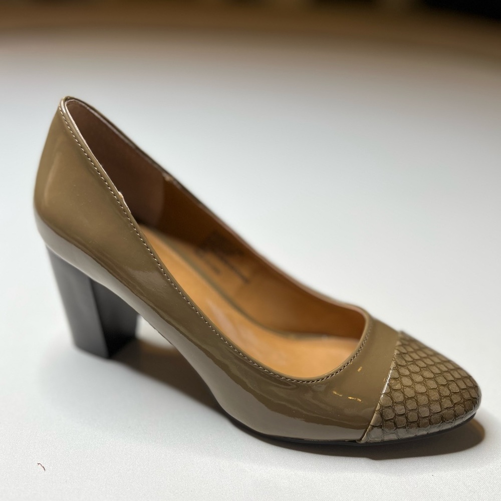 Bass-Pacey Mushroom Closed-Toe Pumps - Brand New